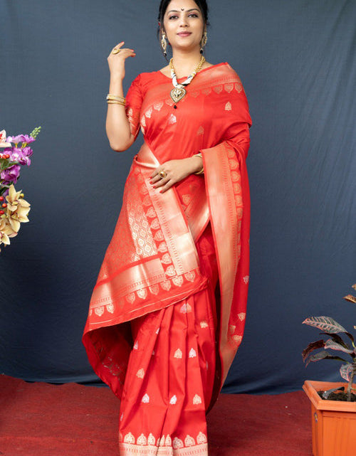 Load image into Gallery viewer, rajyogam banarasi silk saree surat
