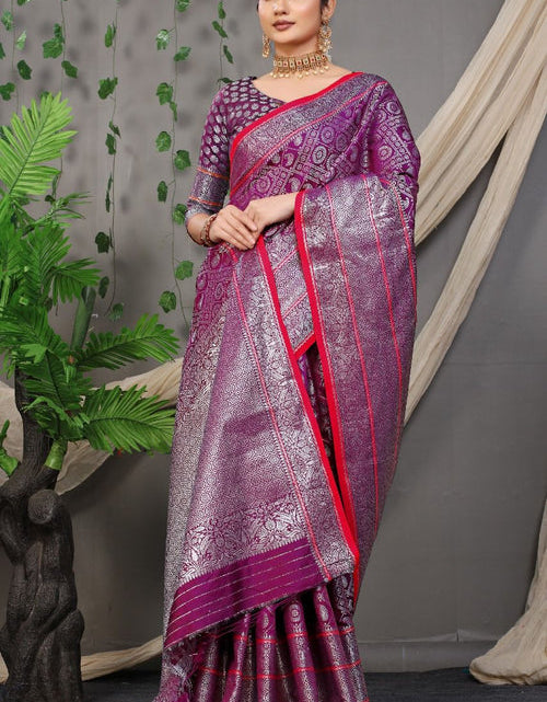 Load image into Gallery viewer, rajyogam banarasi silk saree surat
