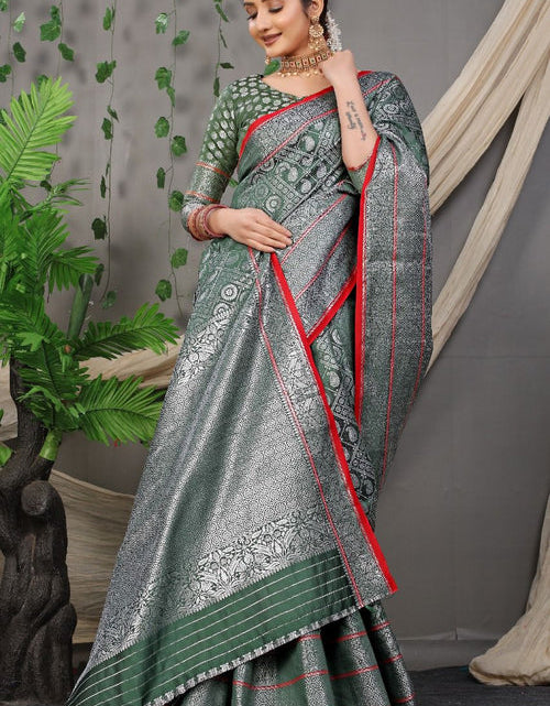 Load image into Gallery viewer, rajyogam banarasi silk saree surat
