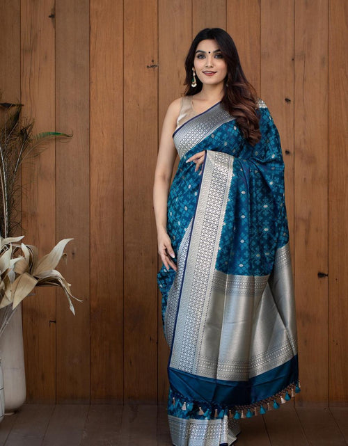 Load image into Gallery viewer, rajyogam banarasi silk saree surat
