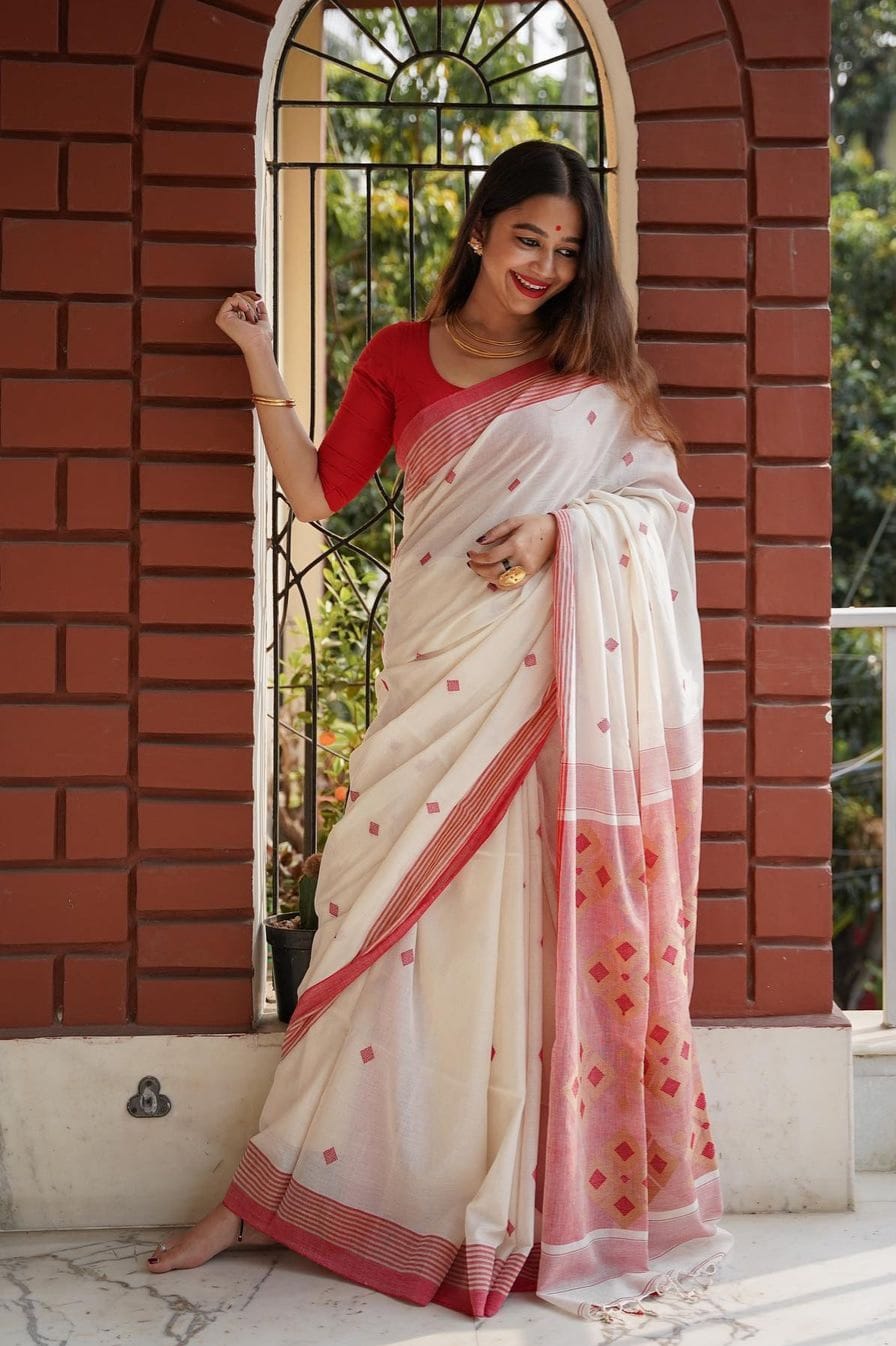 Off White Soft Dola Silk Saree With Printed | Silk sarees, Off white saree,  Saree