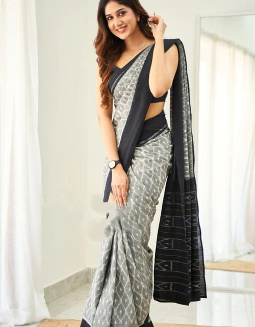 Load image into Gallery viewer, rajyogam soft silk saree surat
