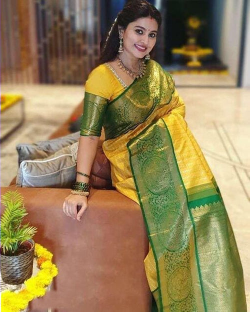 Load image into Gallery viewer, rajyogam banarasi silk saree surat
