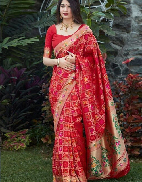 Load image into Gallery viewer, rajyogam banarasi silk saree surat
