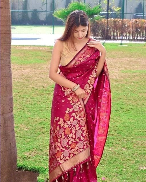 Load image into Gallery viewer, rajyogam banarasi silk saree surat
