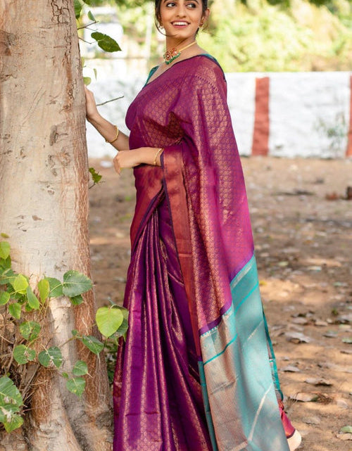 Load image into Gallery viewer, rajyogam banarasi silk saree surat
