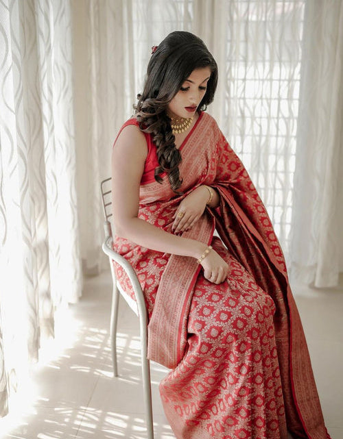 Load image into Gallery viewer, rajyogam banarasi silk saree surat
