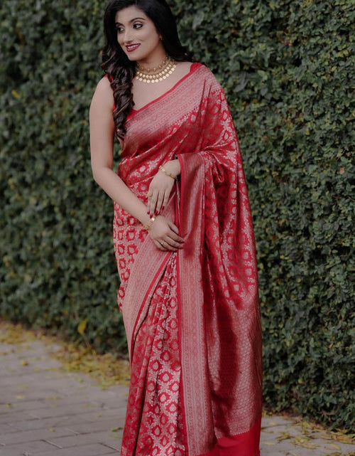 Load image into Gallery viewer, rajyogam banarasi silk saree surat
